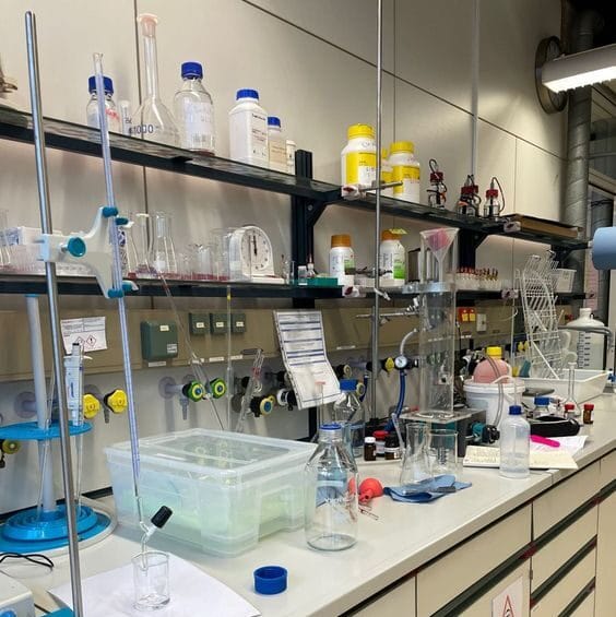 Lab Essentials - amalscientific.com